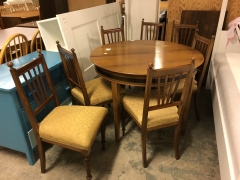 Matbord + 7st stolar